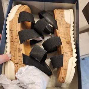 Black strap sandals sz 8